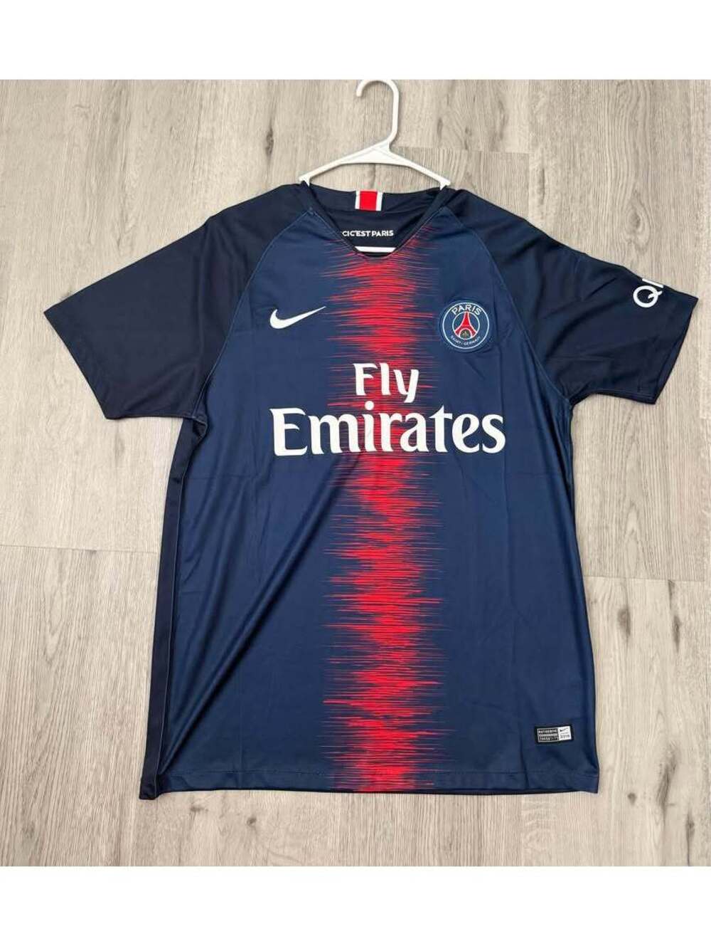 Paris Saint Germain soccer Jersey adult medium nwt